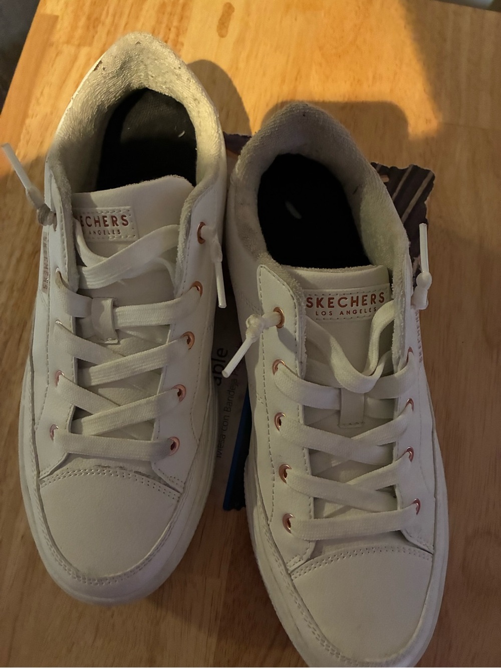 Skechers women’s Arch Fit Arcade - On My Way size 9-insole moves around